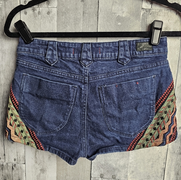 BDG Embroidered Denim Shorts 27 - Picture 6 of 7